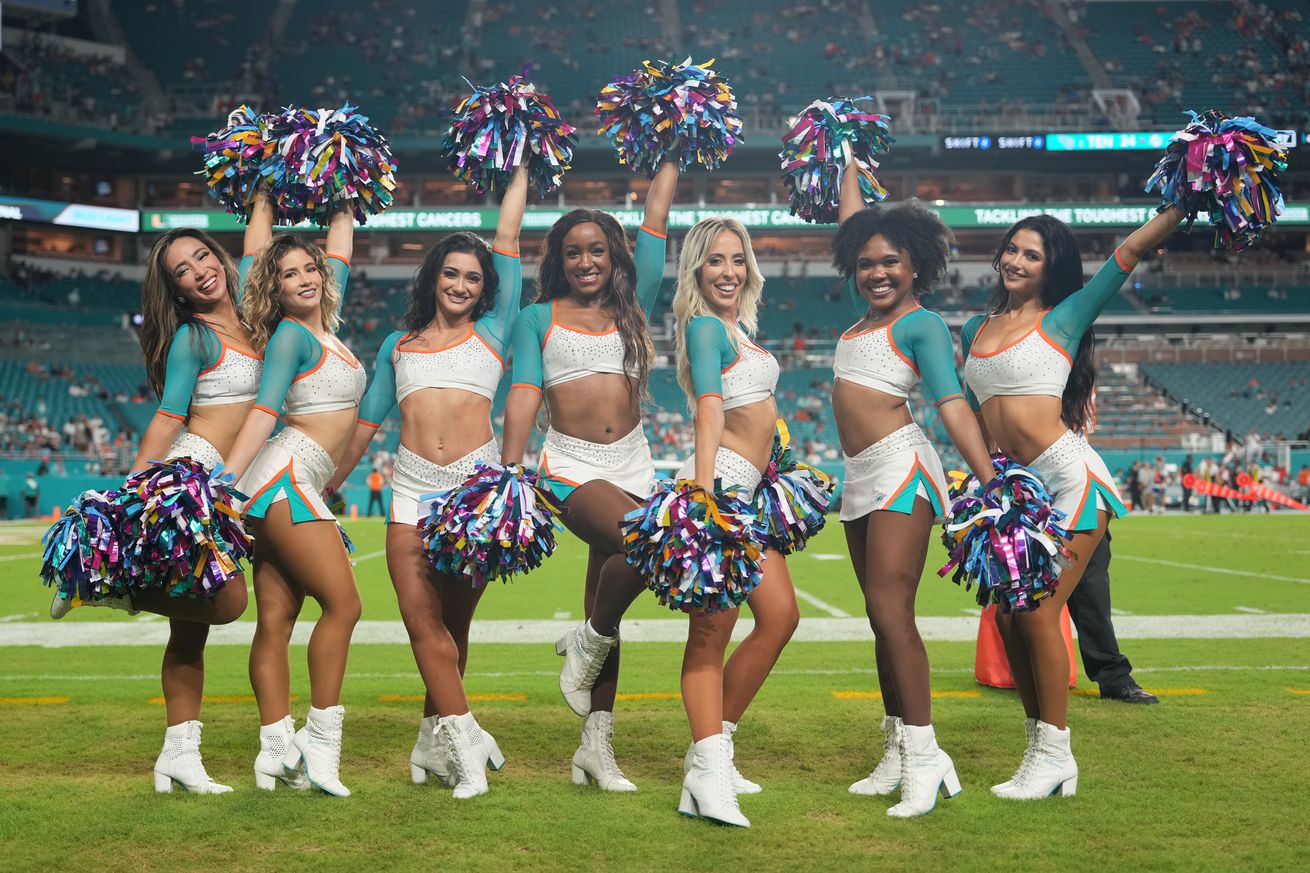 NFL: SEP 30 Titans at Dolphins