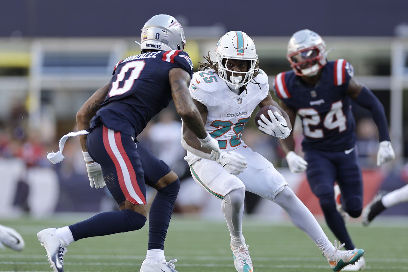 Miami Dolphins v New England Patriots