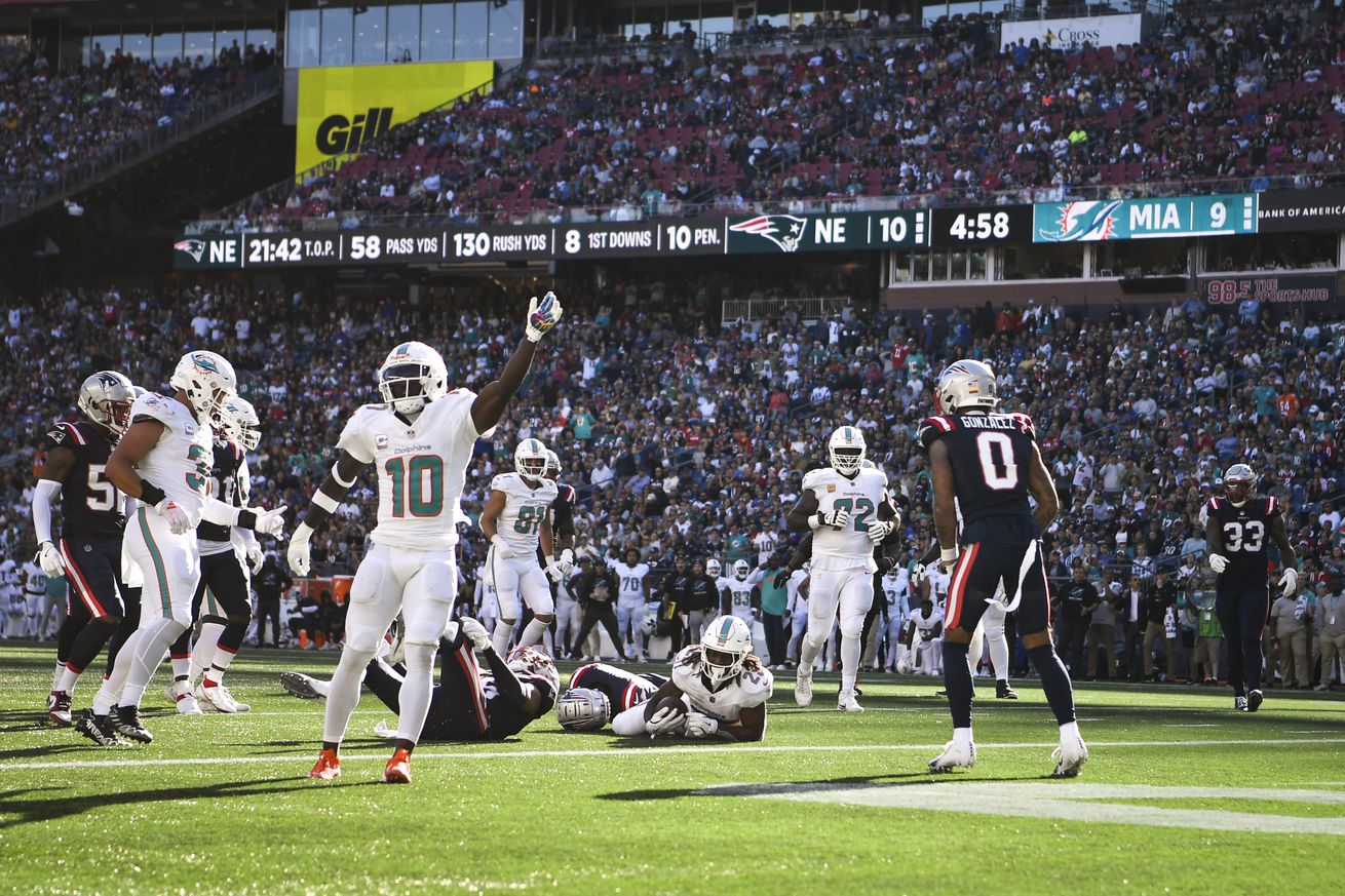 Miami Dolphins v New England Patriots