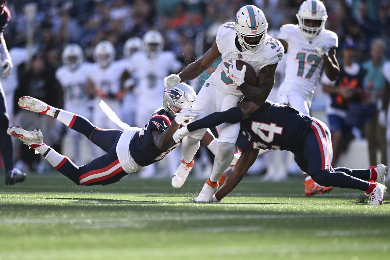 Miami Dolphins v New England Patriots