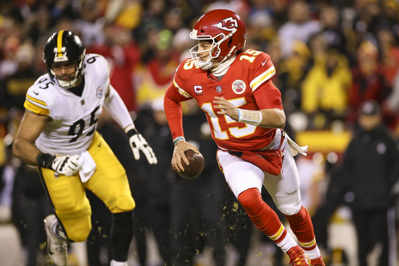 AFC Wild Card Playoffs - Pittsburgh Steelers v Kansas City Chiefs