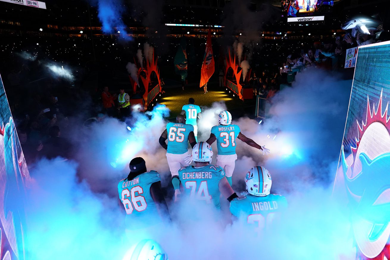 Tennessee Titans v Miami Dolphins