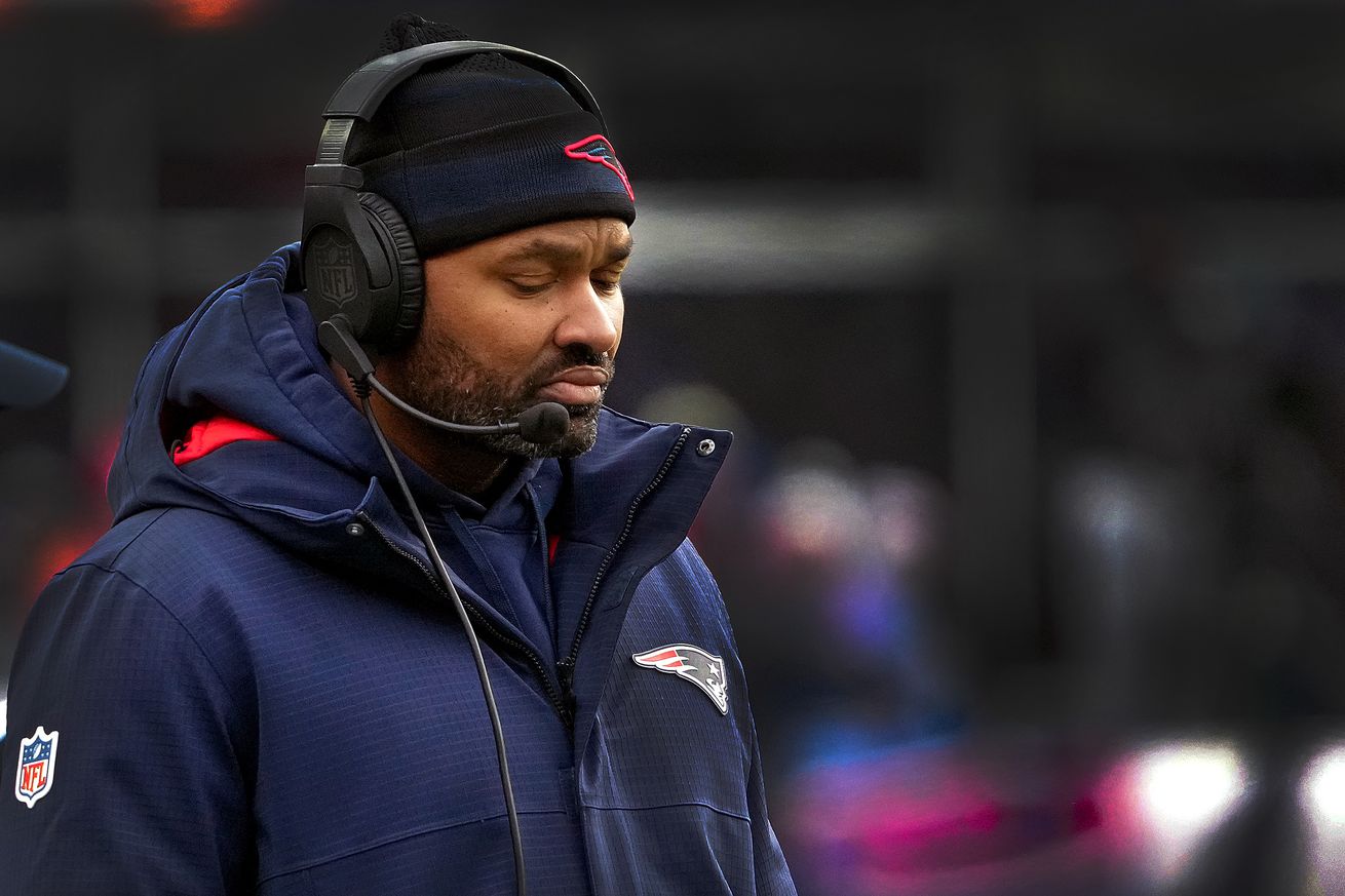 Patriots 23, Bills 16: Patriots win final game and lose out on No. 1 draft pick as Jerod Mayo is fired