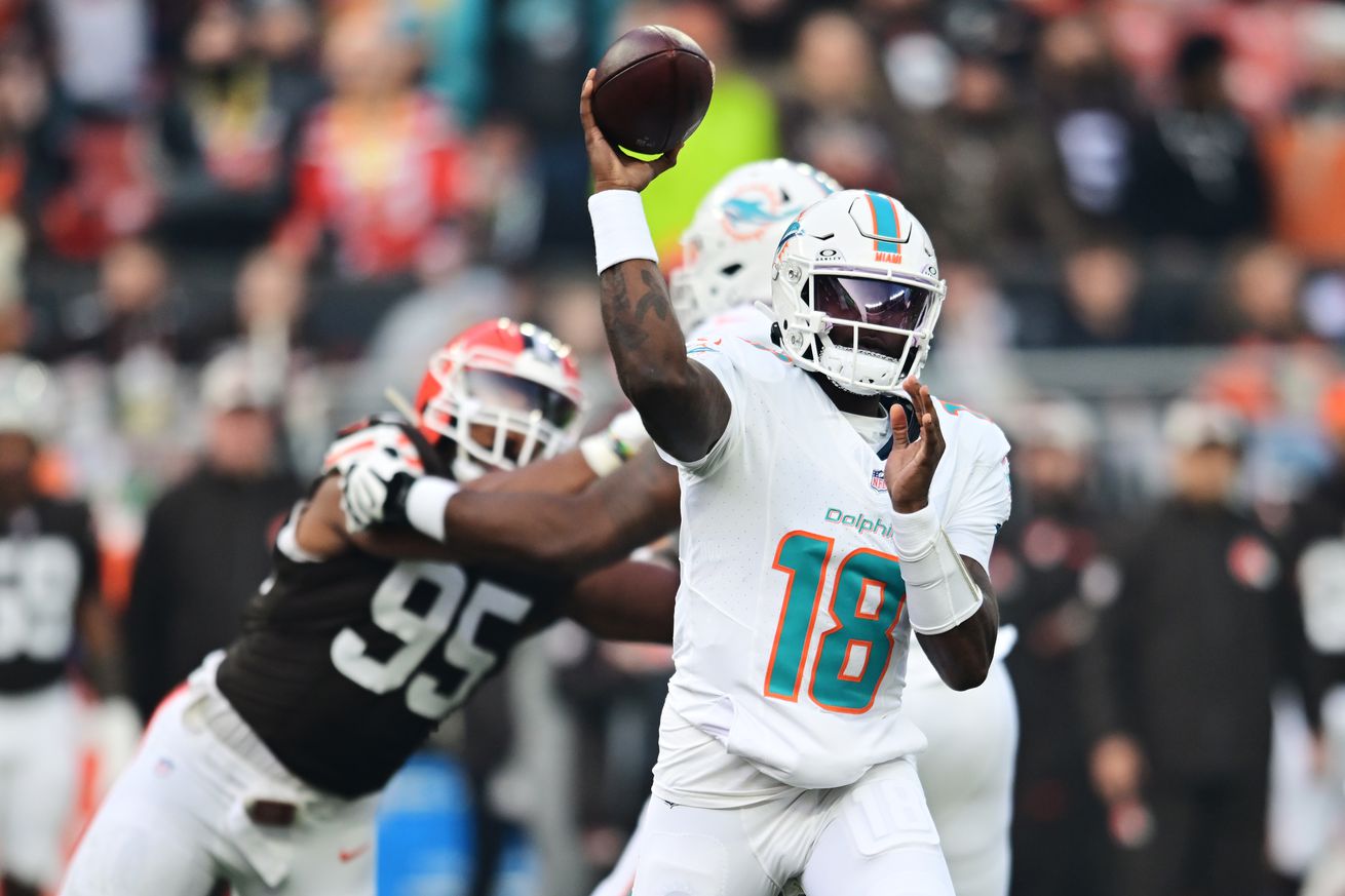 NFL: Miami Dolphins at Cleveland Browns